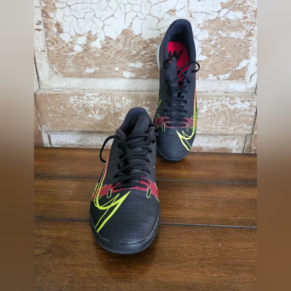 Nike Mercurial Vapor Club Indoor Soccer Shoes